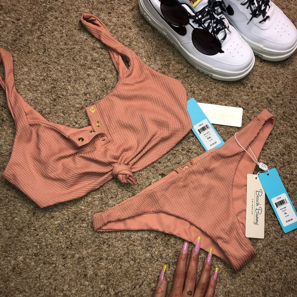 ((SOLD)) ❗️Beach Bunny Bikini